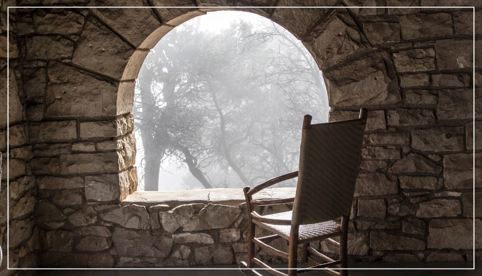 お店に入ったら？スマートな着席の作法