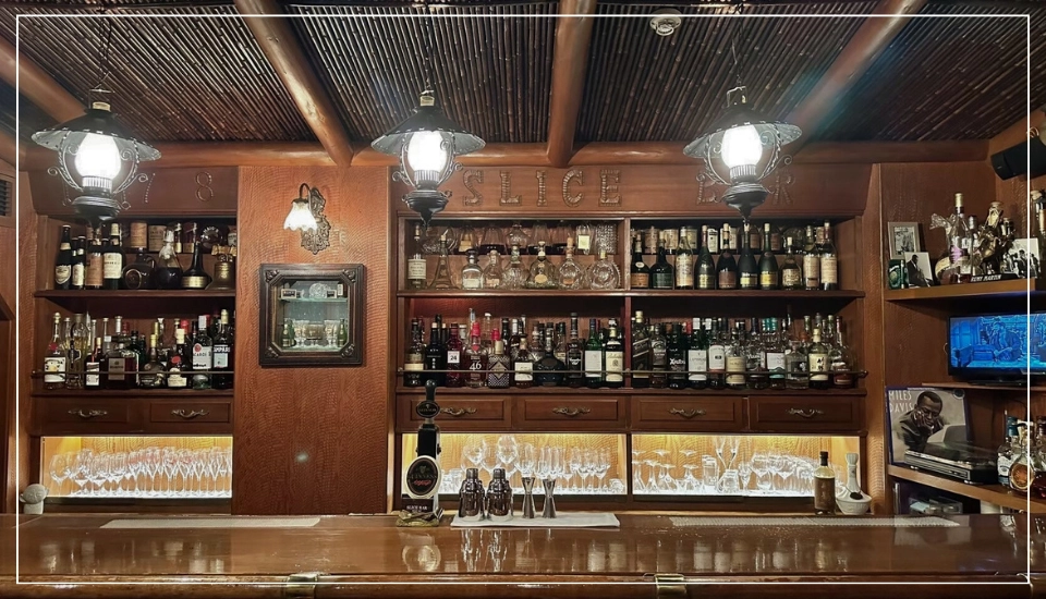 神戸三宮「SLICE BAR」は普段着でどうぞ